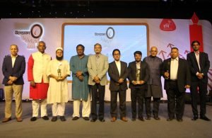 বণিক বার্তা ও বিআইডিএসের পুরস্কার পেলেন ৩ উদ্যোক্তা