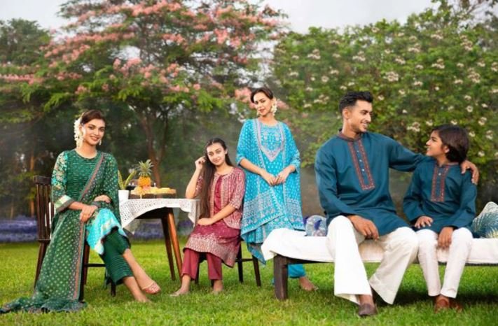‘রুটস অফ এ্যালিগ্যান্স’ থিমে সারা’র ঈদ পোশাক